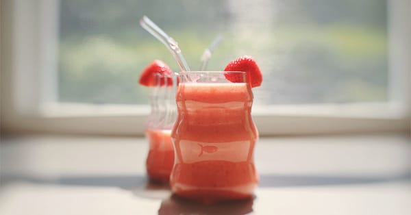 easy strawberry banana kefir probiotic smoothie